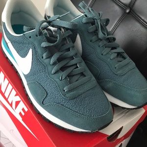 Nike air Pegasus 83